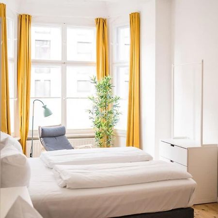Apartment At Rosenthaler Platz Berlim Exterior foto