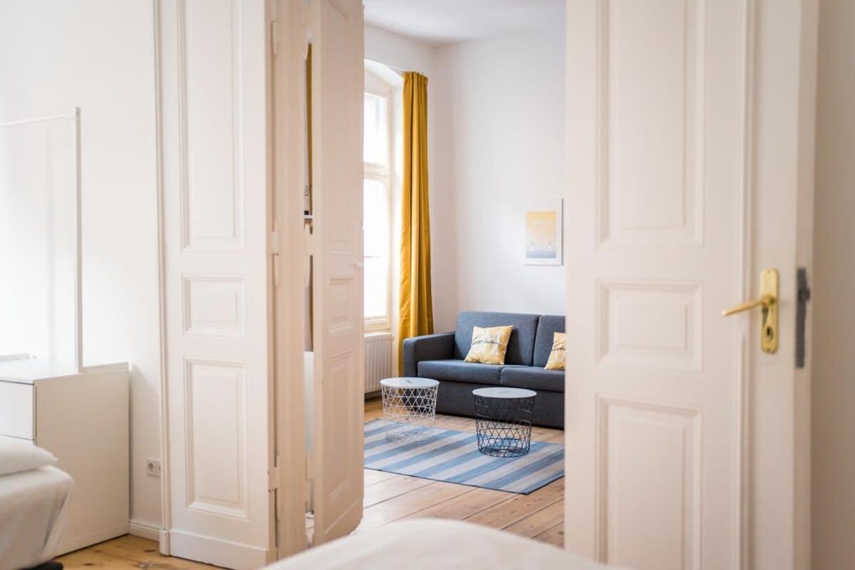 Apartment At Rosenthaler Platz Berlim Exterior foto