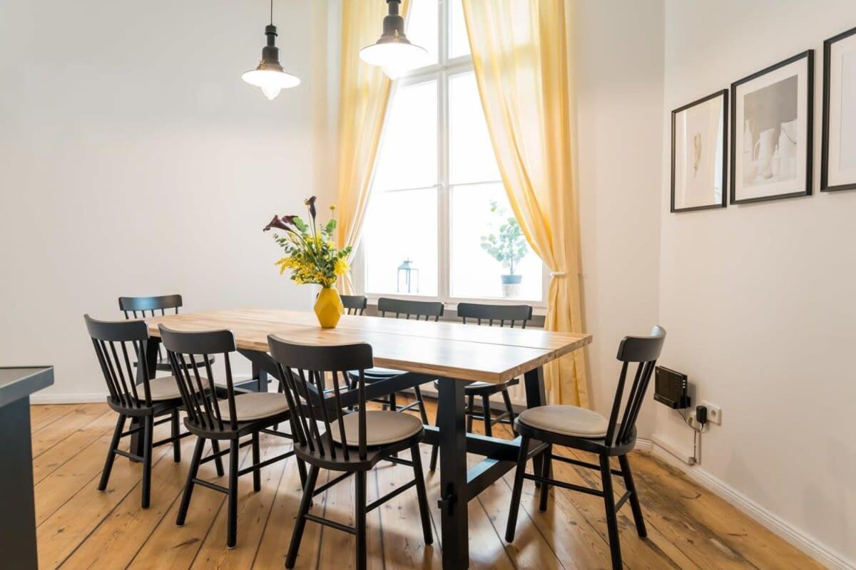 Apartment At Rosenthaler Platz Berlim Exterior foto