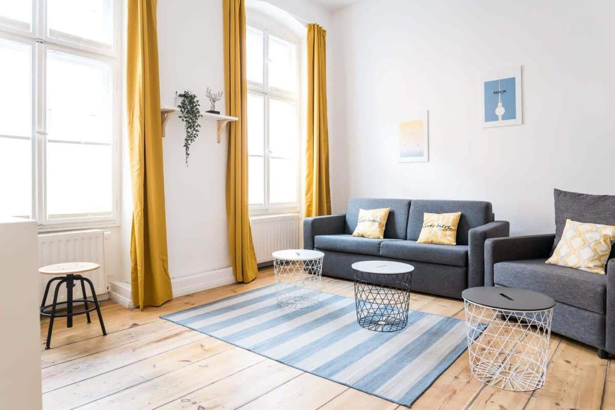 Apartment At Rosenthaler Platz Berlim Exterior foto