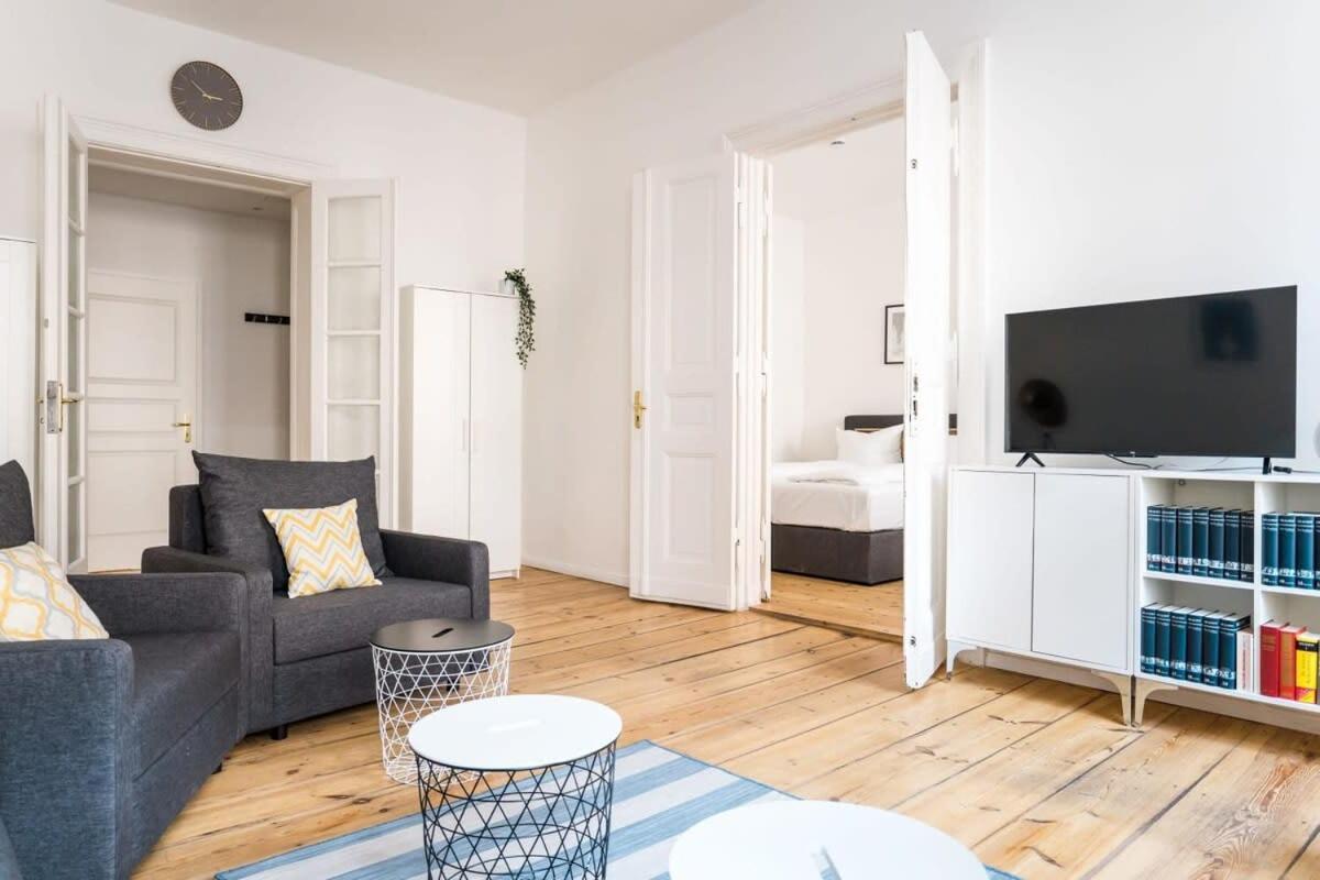Apartment At Rosenthaler Platz Berlim Exterior foto
